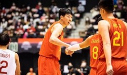 孟铎爆料赵睿受伤视频,赛场惊魂，球员健康引关注